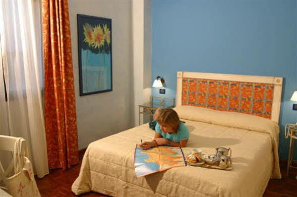 Motel - Hotel Nautico Pozzallo Extérieur photo